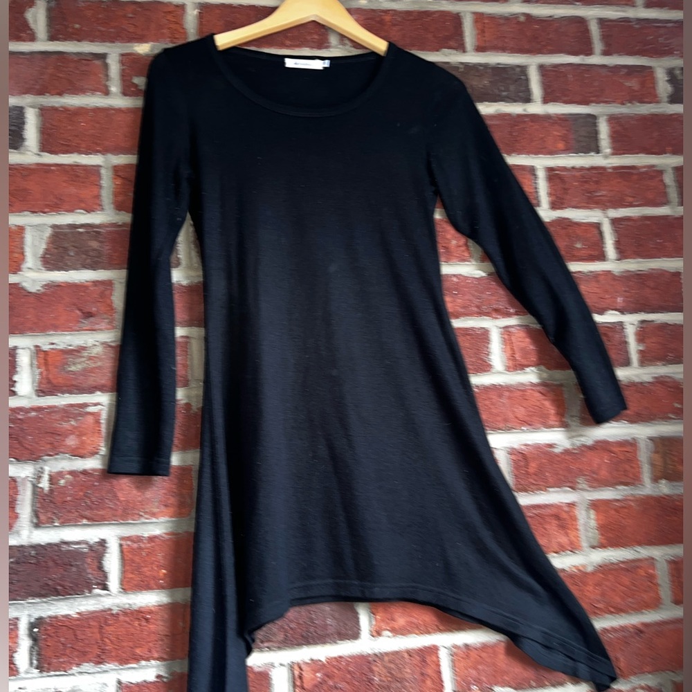 Black soft tunic with high/ low hem longer on the sides